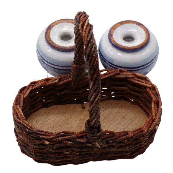 Deruta Italian Pottery Ricco Blue White & Floral Pattern Salt & Pepper Shakers - Picture 3 of 7